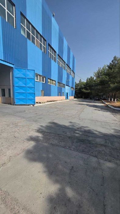 Bino+Yer maydoni(Omborxona yoki ishlab chiqarish,uy qurish uchun)