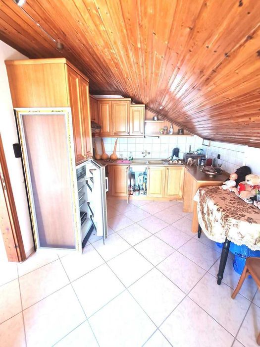 Продава 2-ет къща 130 м2 с гледка към морето и двор 500м2 в Аспровалта