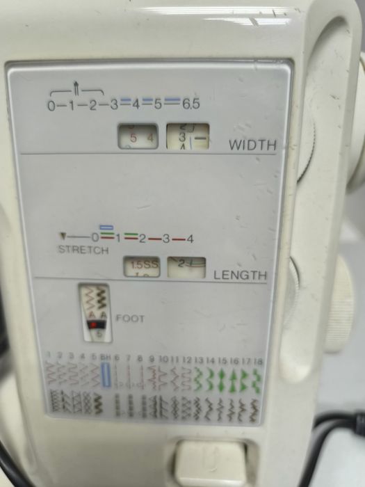 Продам швейную машинку