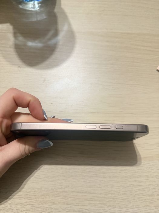 Продавам iPhone 16 Pro 256 GB – Desert, 92% батерия, Apple Store USA