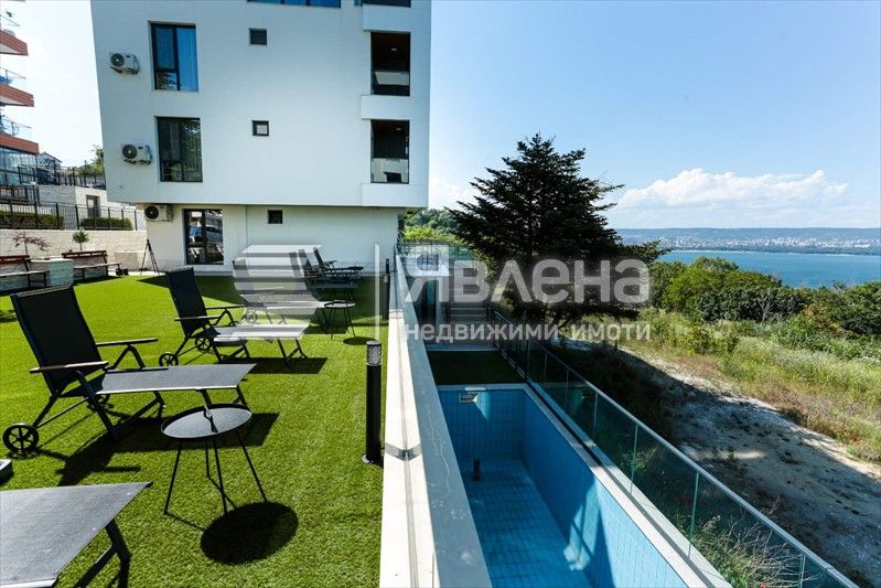 Дава се под наем Тристаен апартамент в Варна, Галата - 85 кв.м за 800 € - Снимка #11