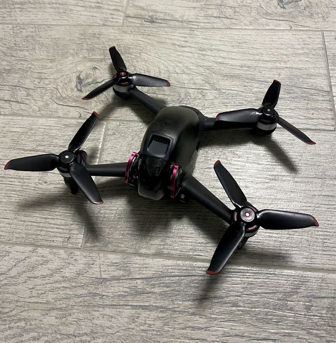 DJI FPV doar drona