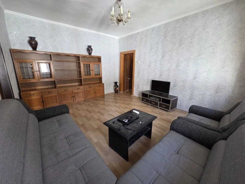 Дархан, метро Хамида Алимджана дом В САМОМ ЦЕНТРЕ !!