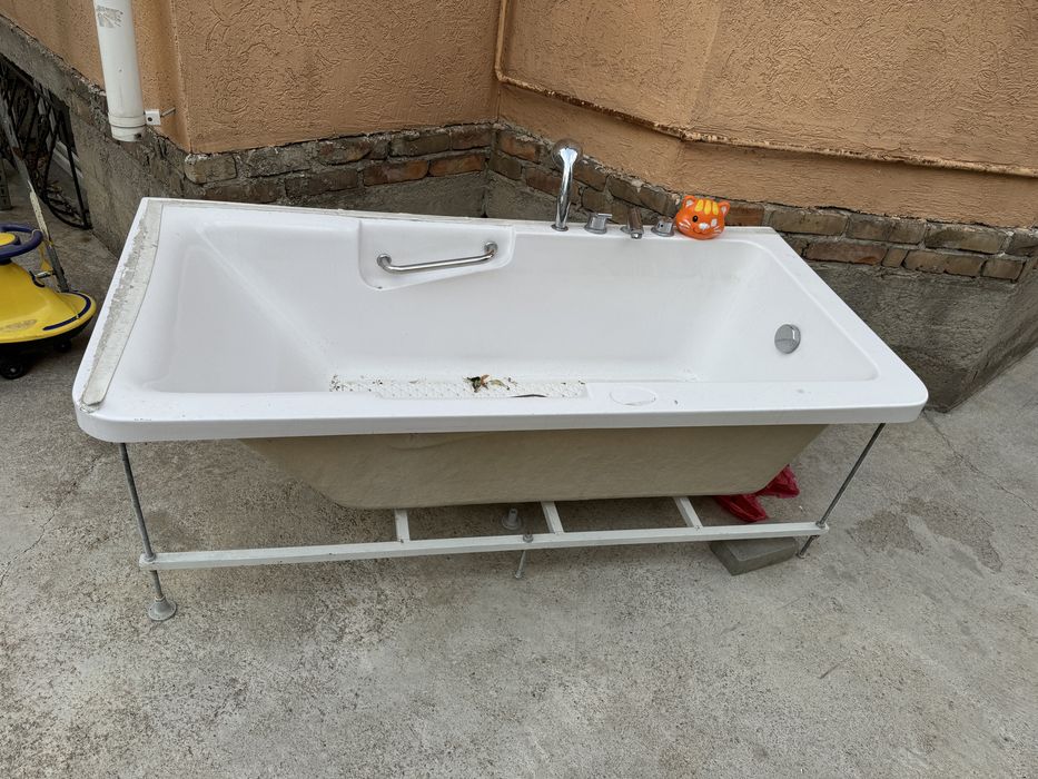 Ванна акрилова