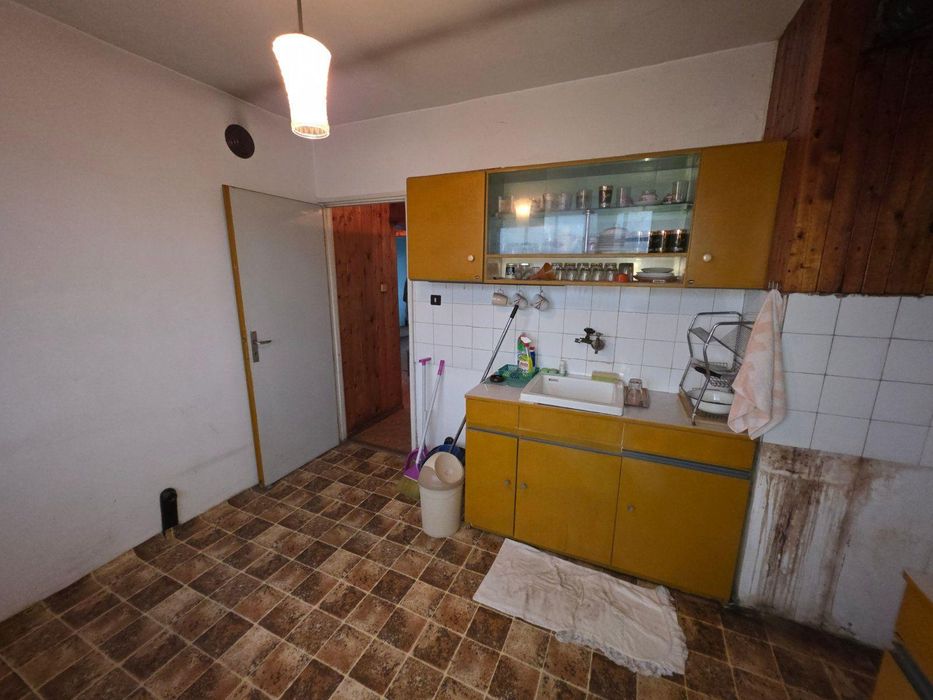 Продава се Четиристаен апартамент в Айтос - 85 кв.м за 942 €/кв.м - Снимка #6