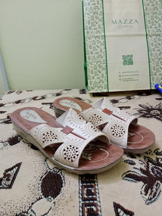 4 вида Женская обувь.