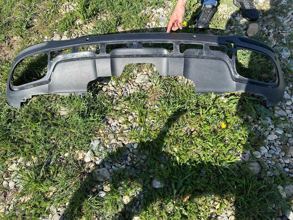 Bara fata, spoiler spate, carenaj Mercedes GLS din 2022