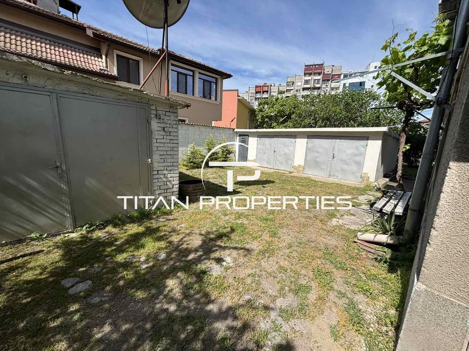 Продава се Тристаен апартамент в Пловдив, Каменица 2 - 72 кв.м за 3084 €/кв.м - Снимка #12