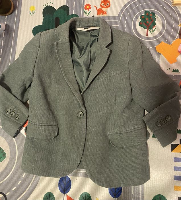Продавам детско сако HM 104 размер
