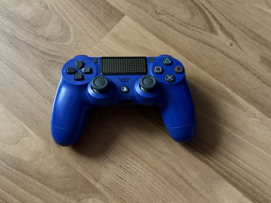 Перфектен limited edition Playstation 4 slim PS4 плейстейшън 4