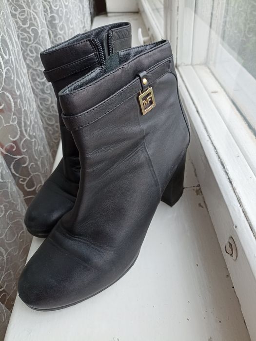 Продам кожаные ботильоны.