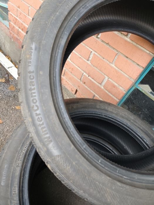 Продавам 4 зимни гуми 215/50/18 Continental