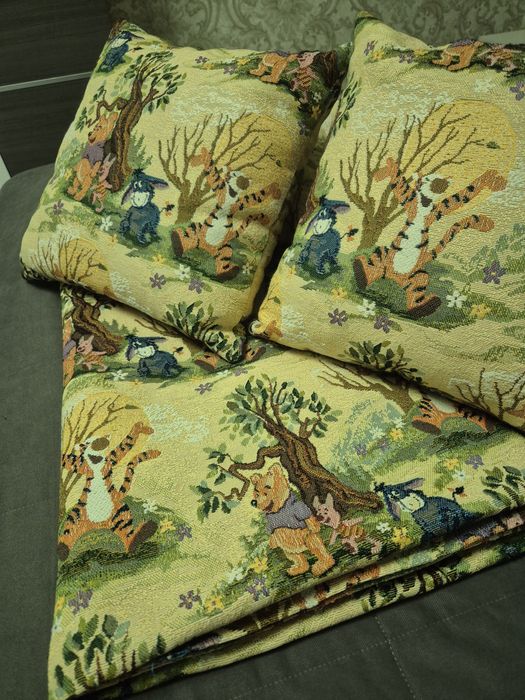 Продам детское покрывало и подушки.