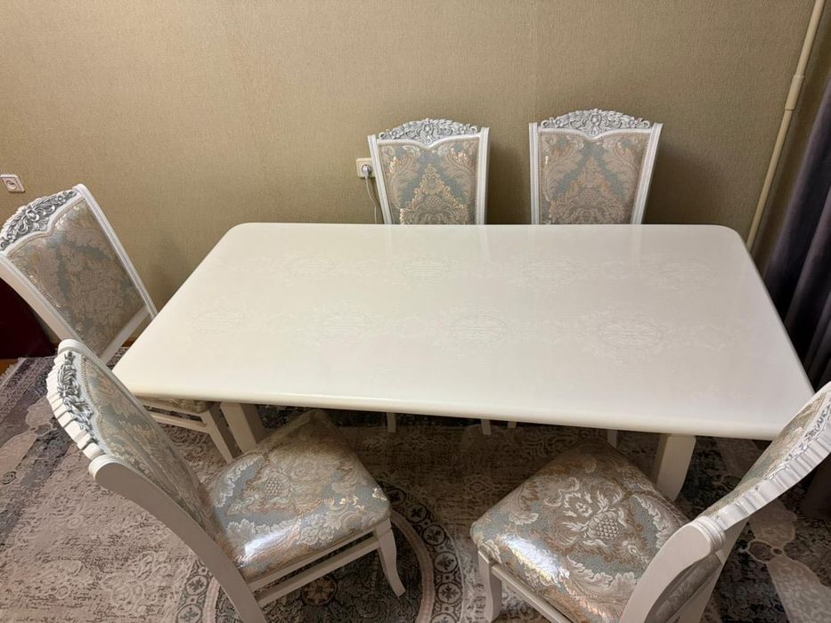 Продам стол со стульями