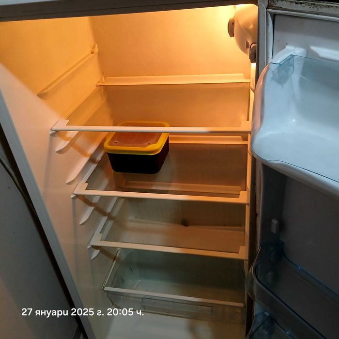Продавам хладилник