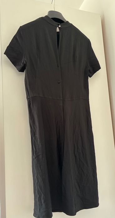 Къса сатенена черна рокля Hugo Boss