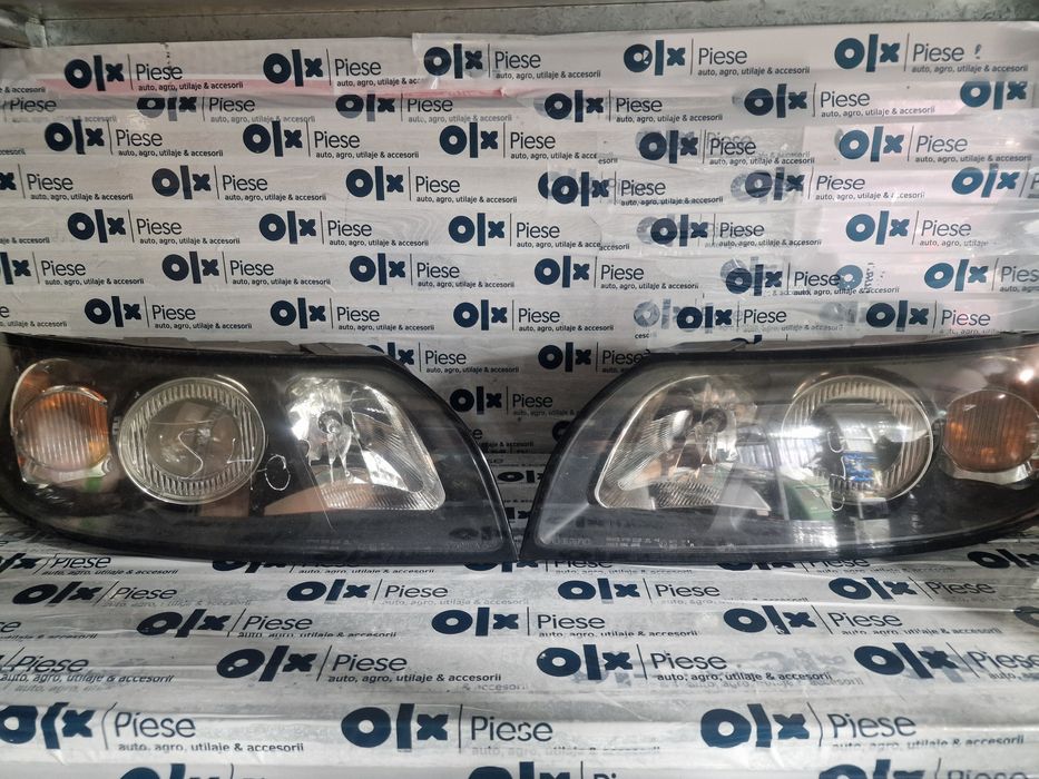 Far/Faruri Xenon complecte Volvo S40 an 2004-2007