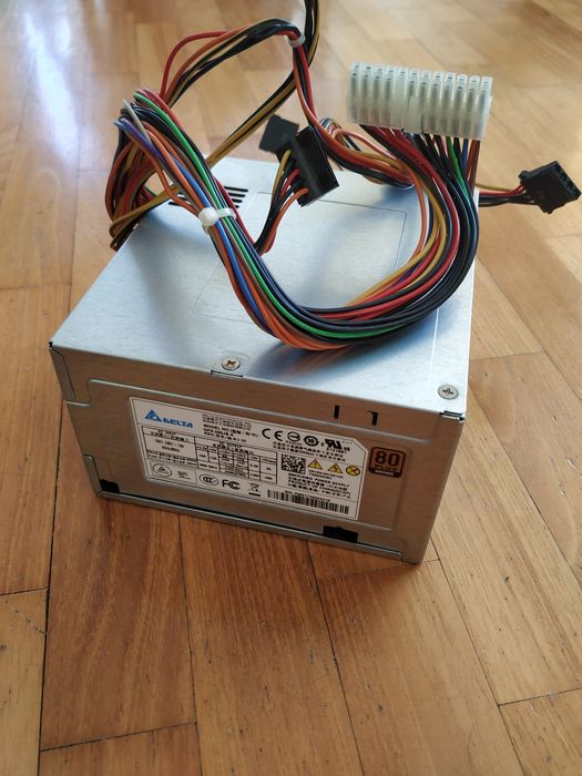 Настолен компютър ASUS