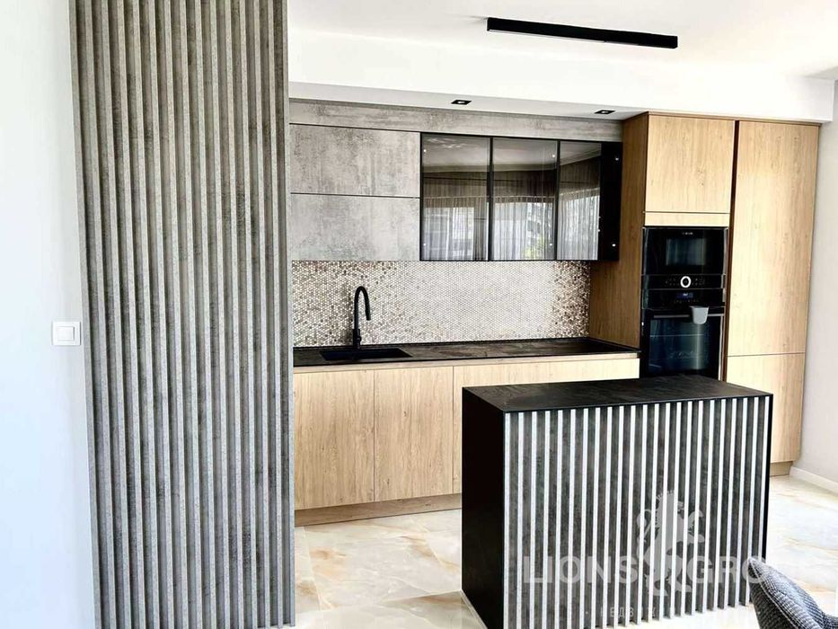 Дава се под наем Тристаен апартамент в Варна, Бриз - 110 кв.м за 1300 € - Снимка #2