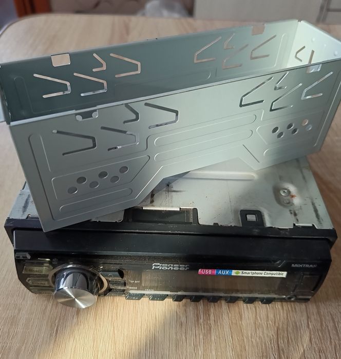 Продам автомагнитолу