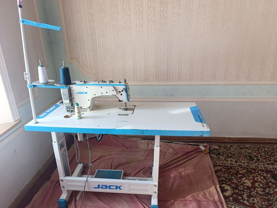 Tikuv mashinasi Jack