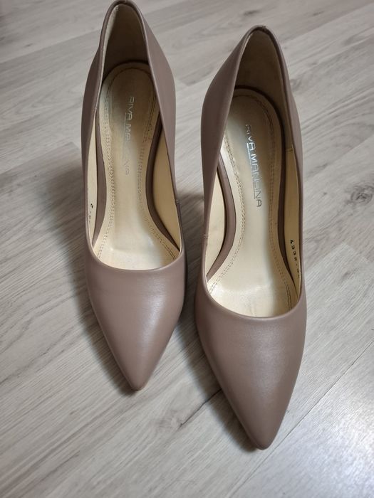 Pantofi eleganți