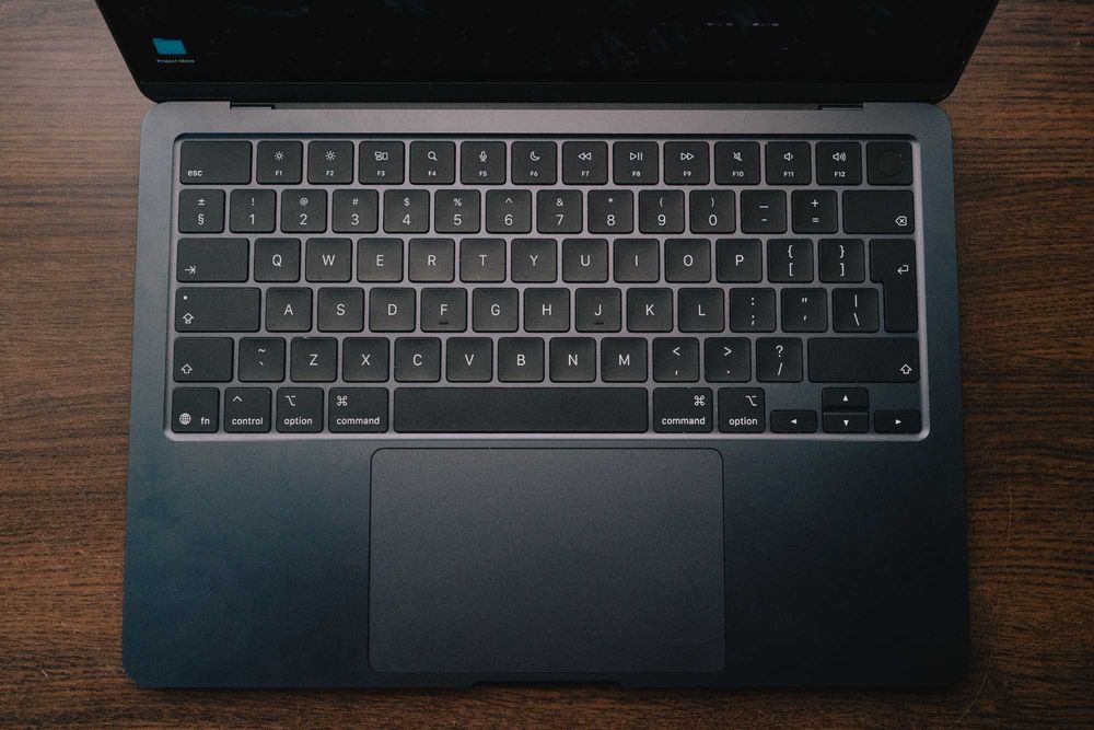 MacBook Air 13" - M4 (10c/10g), 512GB, 16GB RAM