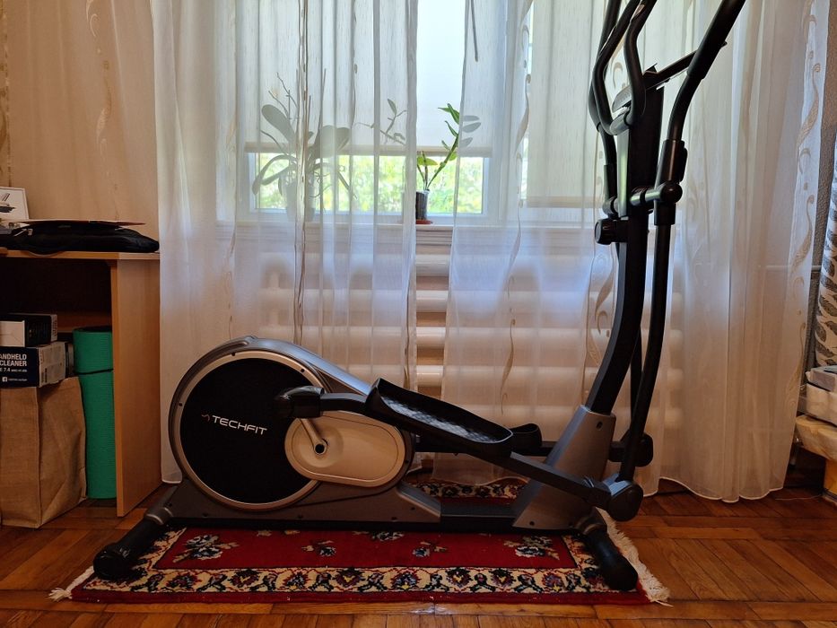 Bicicletă eliptica Techfit E500