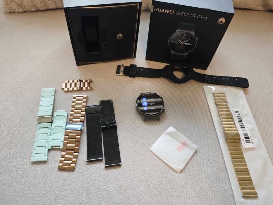 Huawei Watch GT 2 Pro – смарт часовник с 5 каишки, зарядно и протектор