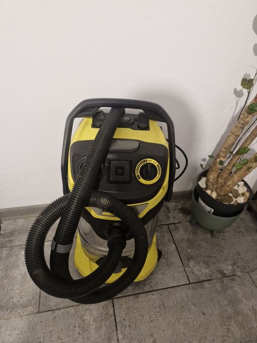 Aspirator profesional uscat-umed Kärcher WD 6 P S, 1300W, 30L inox, priză scule
