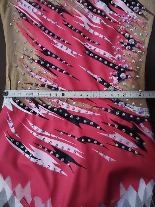 Трико по художествена гимнастика