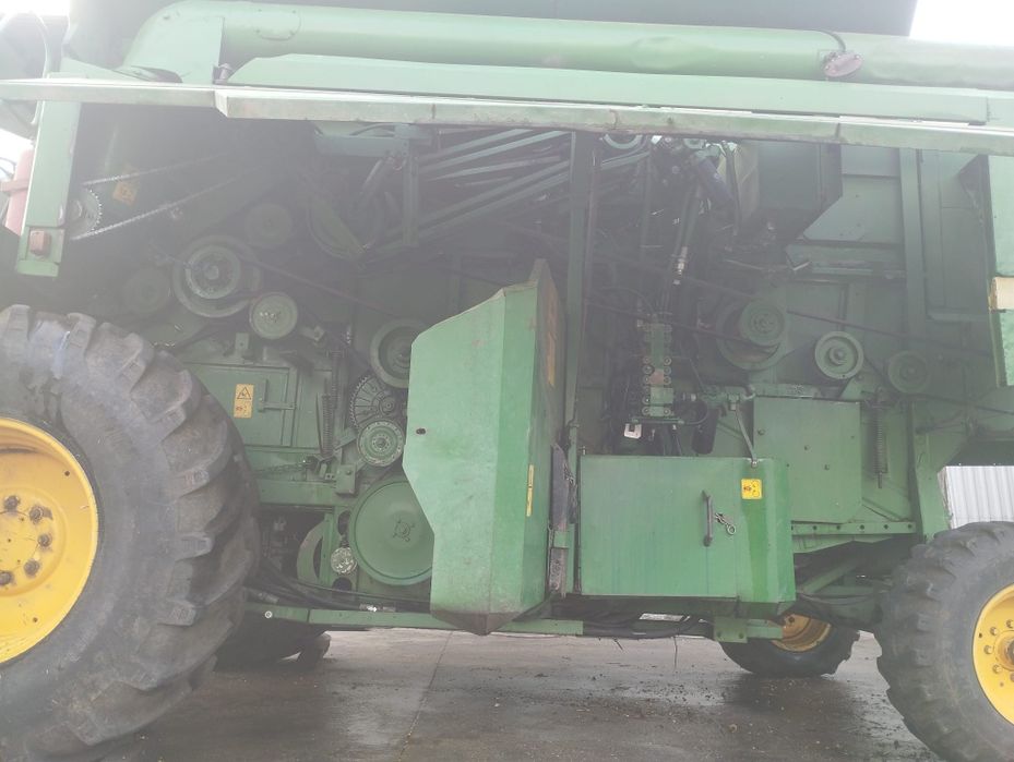 Combina John Deere 2056