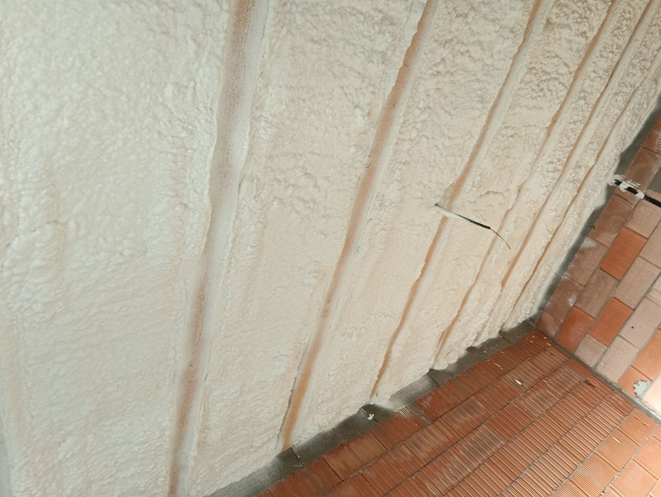 Izolații cu spumă poliuretanica