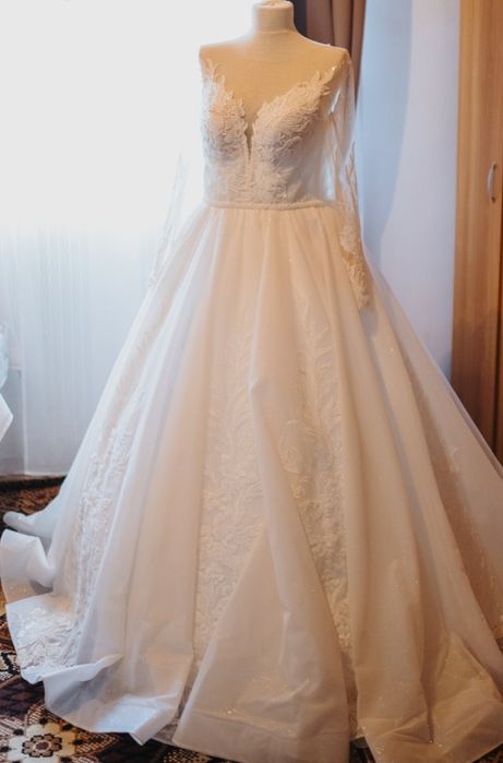 Vând rochie de mireasă