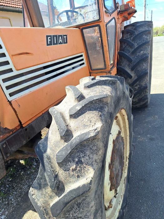 Vând tractor FIAT 110 CP DT 4x4 stare foarte bună de funcționare
