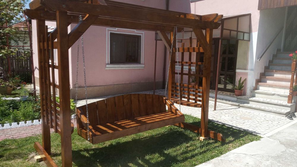 Vând leagăn din lemn