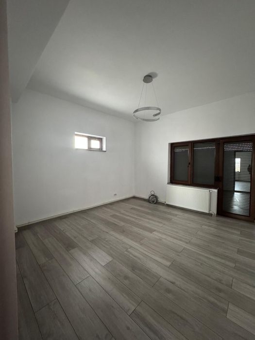 Apartament 3 camere 75 mp2