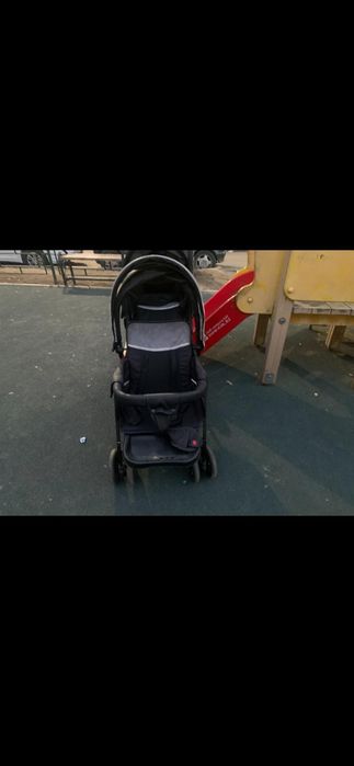 Коляска двухяростная