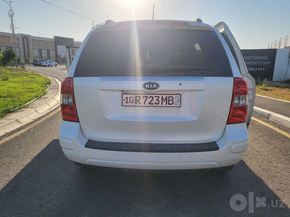Автомобиль Киа Карнивал
