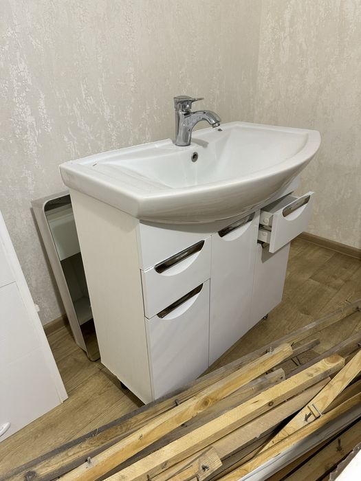 Раковина с тумбой