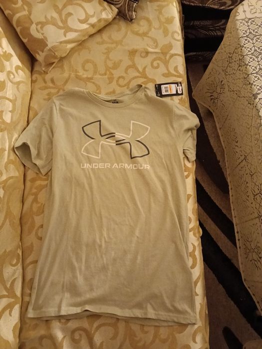 Tricou under armour bej