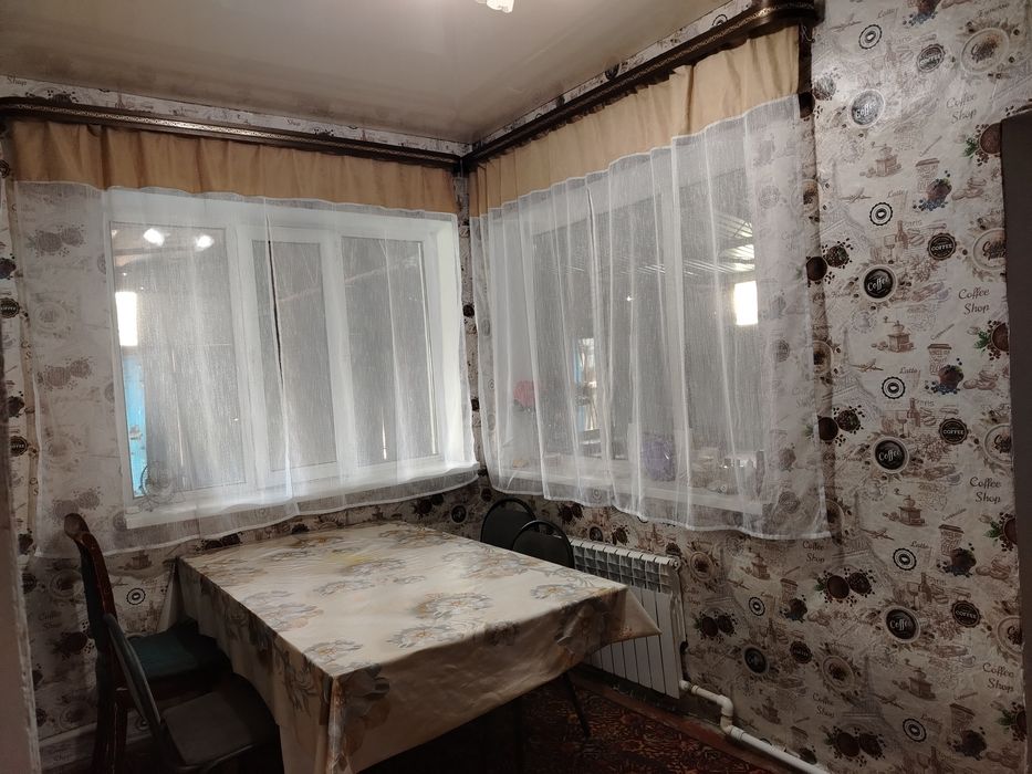 Продаётся хороший отдельностоящий дом.
