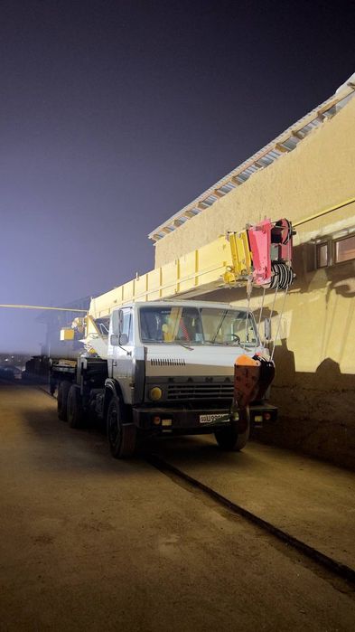 Kamaz avtokran sotilad