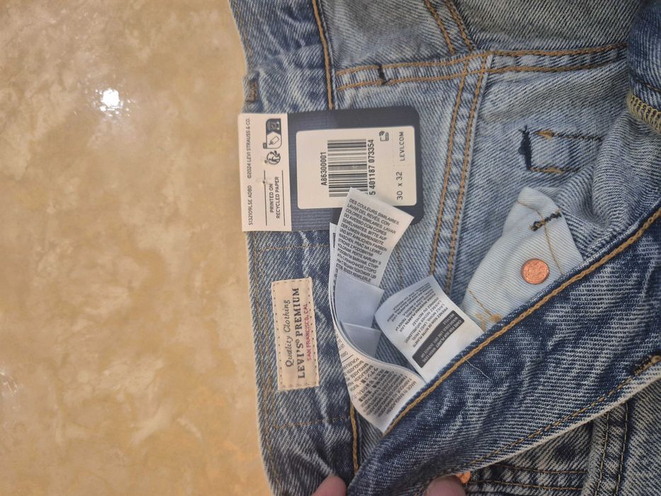 Джинсы Levi strauss