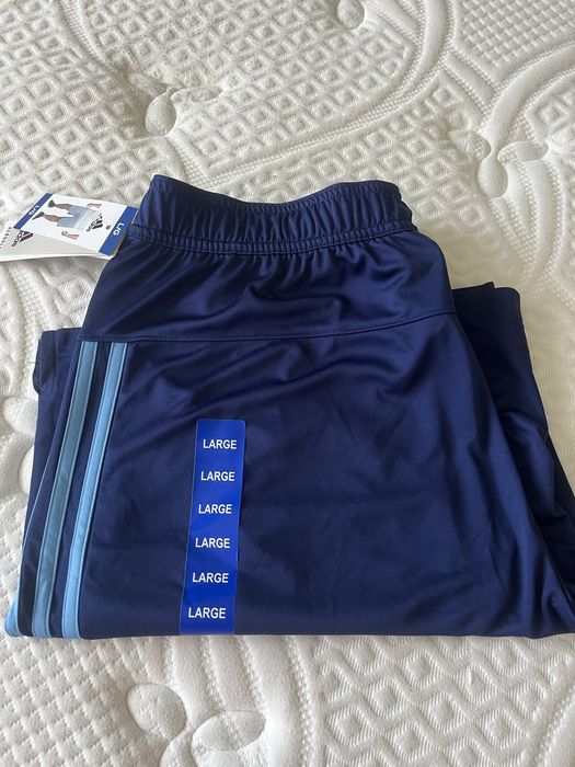 Спортни шорти Adidas нови