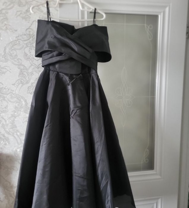 платье вечернее чёрного цвета