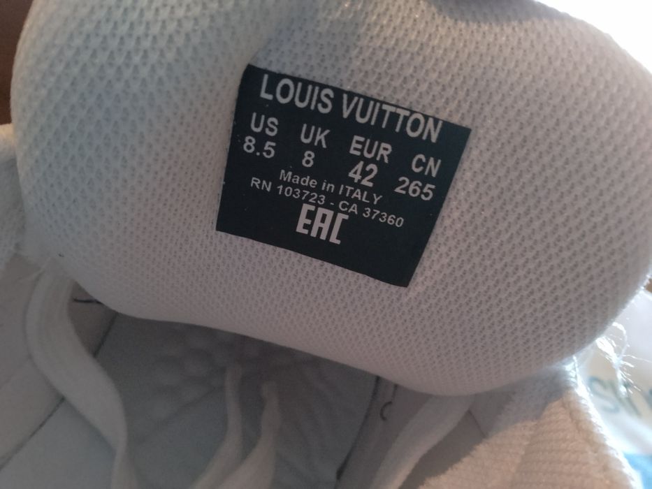 Adidași Louis Vuitton