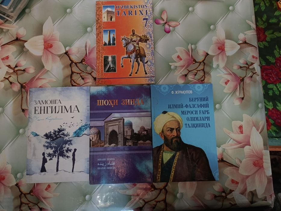 4 ta kitob sotiladi. Kitoblar holati yangi