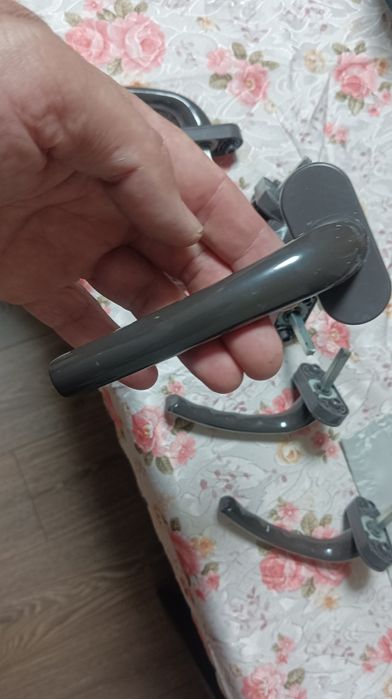 Дръжки Кафяви за ПВЦ дограма 7 броя