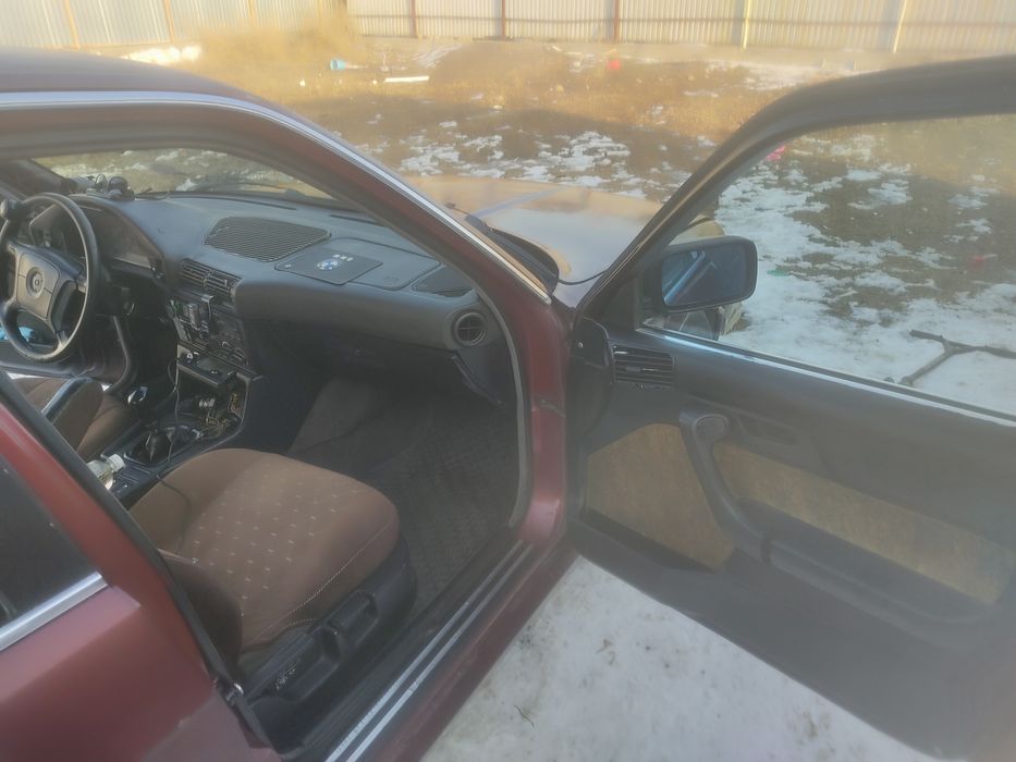 Продам е 34 1991год ванос 2.5 объем,газ бензин